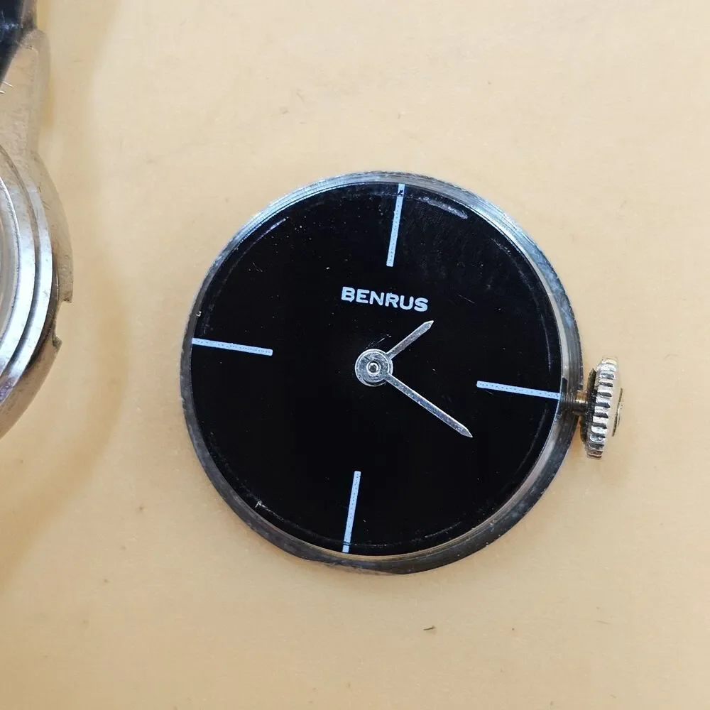 Vintage Benrus 17 Jewels Ladies Cocktail Watch On Seiko Genuine Lizard Band Runs